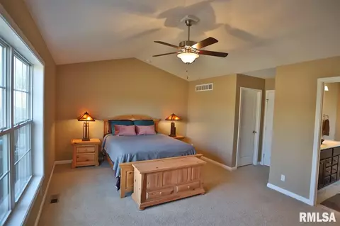 109 W Hillside Ct, Dunlap, IL 61525 photo 15