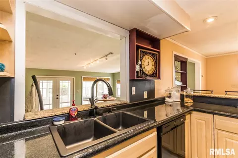 218 Edgewood Rd, Eureka, IL 61530 photo 8