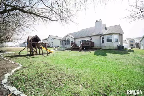2323 W Murphy Dr, Dunlap, IL 61525 photo 2