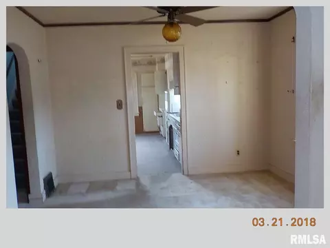 529 N 3rd Ave, Canton, IL 61520 photo 6