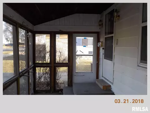 529 N 3rd Ave, Canton, IL 61520 photo 3