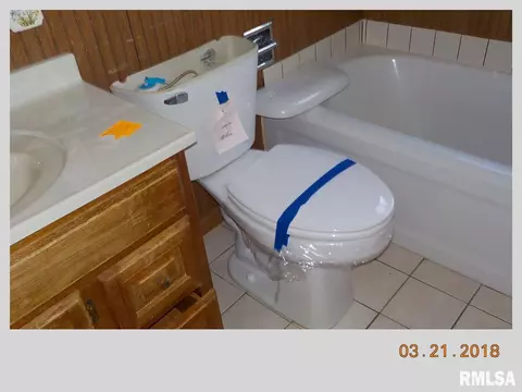 529 N 3rd Ave, Canton, IL 61520 photo 13