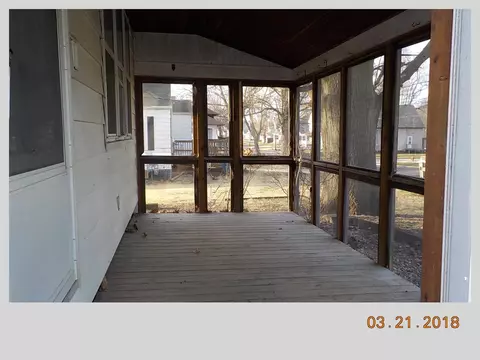 529 N 3rd Ave, Canton, IL 61520 photo 2