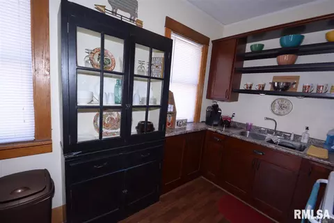 403 N Main St, Eureka, IL 61530 photo 5