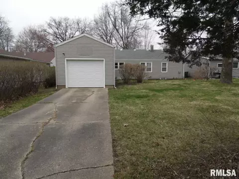 922 Memorial Dr, Macomb, IL 61455 photo 24