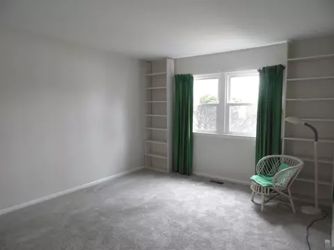 922 Memorial Dr, Macomb, IL 61455 photo 8