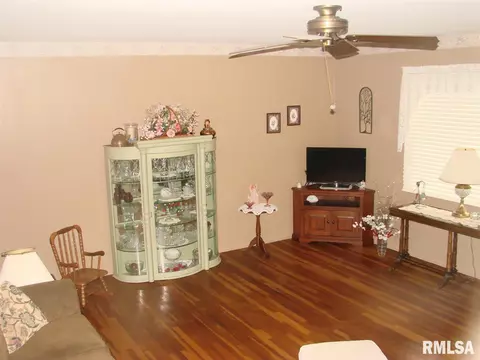 201 Barsi Blvd, Macomb, IL 61455 photo 3