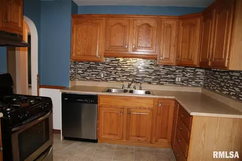 608 E Pasadena, Peoria, IL 61603 photo 5