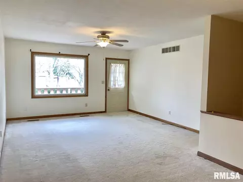 210 W Tower, Eureka, IL 61530 photo 15