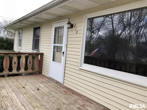 210 W Tower, Eureka, IL 61530 photo 2