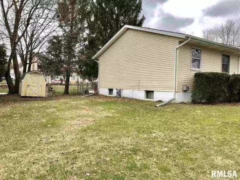 210 W Tower, Eureka, IL 61530 photo 5