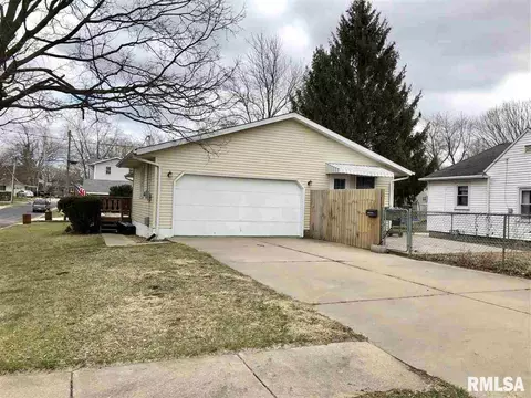 210 W Tower, Eureka, IL 61530 photo 4
