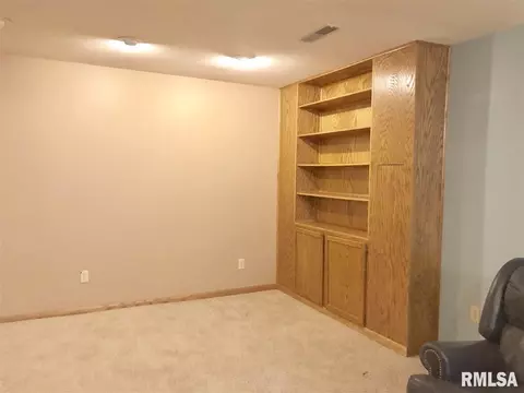 210 W Tower, Eureka, IL 61530 photo 31