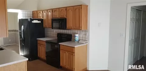 1937 Riverview Dr, Macomb, IL 61455 photo 7