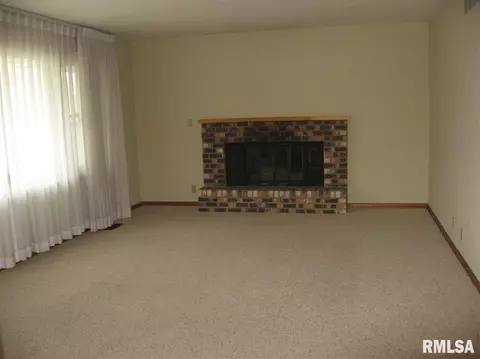 711 E Franklin St, Macomb, IL 61455 photo 4