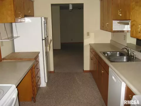 711 E Franklin St, Macomb, IL 61455 photo 10