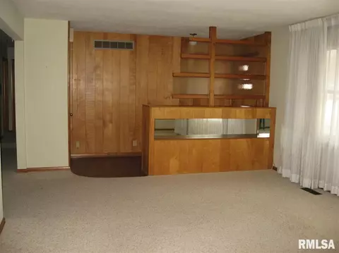 711 E Franklin St, Macomb, IL 61455 photo 3