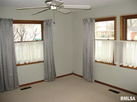 711 E Franklin St, Macomb, IL 61455 photo 14