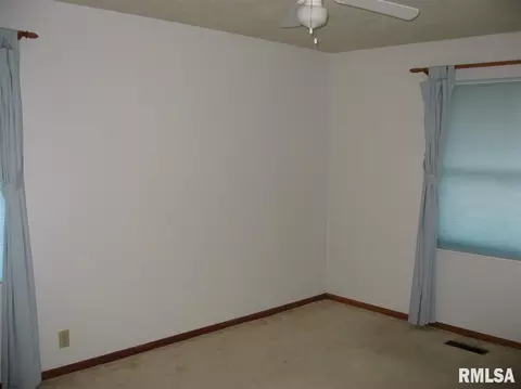 711 E Franklin St, Macomb, IL 61455 photo 17