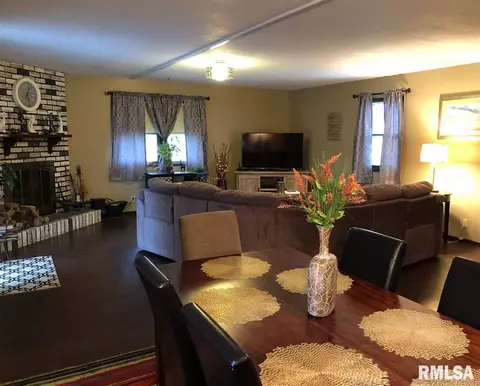 161 Harmony Ln, Macomb, IL 61455 photo 9