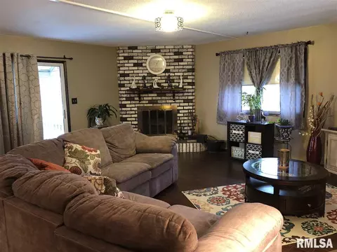 161 Harmony Ln, Macomb, IL 61455 photo 10