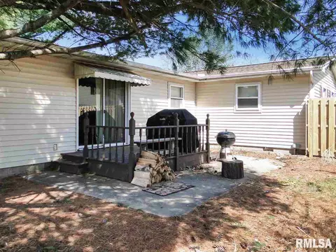 161 Harmony Ln, Macomb, IL 61455 photo 3