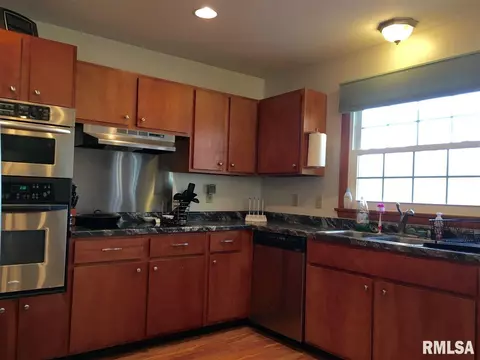 1108 Memorial Dr, Macomb, IL 61455 photo 8