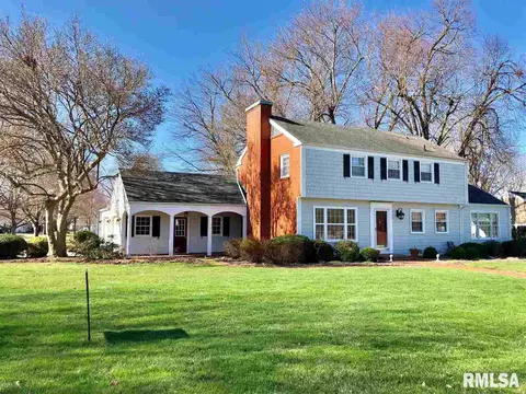700 Memorial Dr, Macomb, IL 61455 photo 1