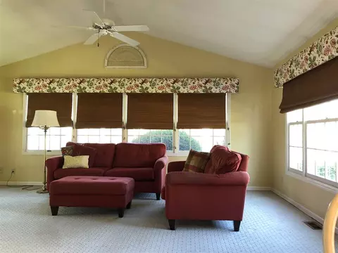 700 Memorial Dr, Macomb, IL 61455 photo 13