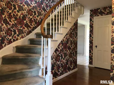 700 Memorial Dr, Macomb, IL 61455 photo 3