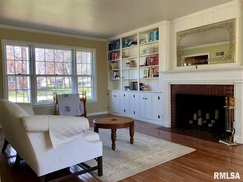 700 Memorial Dr, Macomb, IL 61455 photo 5