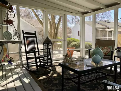 700 Memorial Dr, Macomb, IL 61455 photo 22