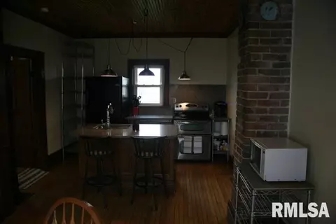 1284 Douglas Rd, Metamora, IL 61548 photo 7