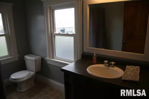 1284 Douglas Rd, Metamora, IL 61548 photo 4