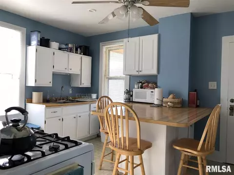 323 E Jefferson St, Macomb, IL 61455 photo 6
