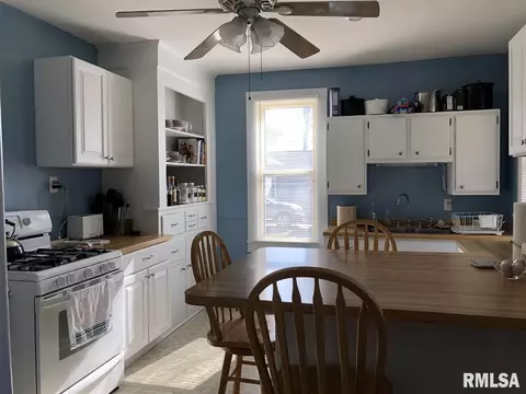 323 E Jefferson St, Macomb, IL 61455 photo 7