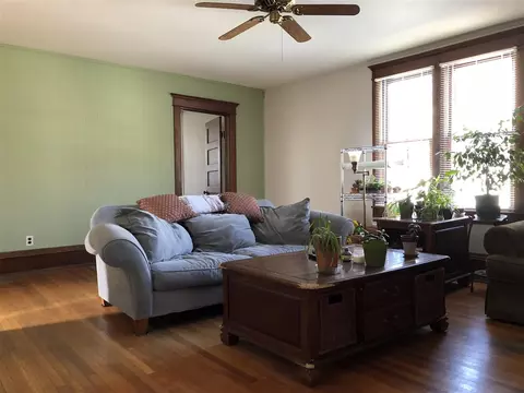 323 E Jefferson St, Macomb, IL 61455 photo 3