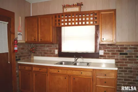 166 E Birch, Canton, IL 61520 photo 6