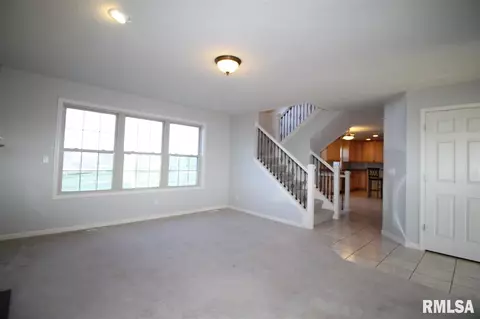 1631 W Meadowview Dr, Dunlap, IL 61525 photo 4