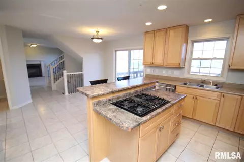 1631 W Meadowview Dr, Dunlap, IL 61525 photo 9
