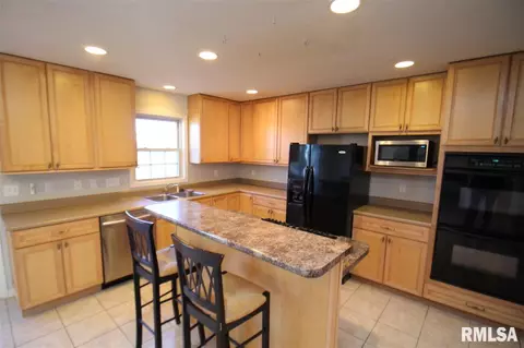 1631 W Meadowview Dr, Dunlap, IL 61525 photo 8