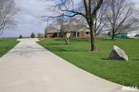 102 W Robinson, Goodfield, IL 61742 photo 2
