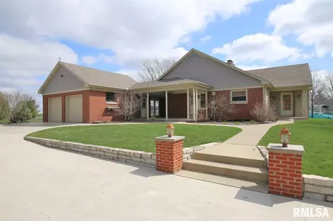 102 W Robinson, Goodfield, IL 61742 photo 1