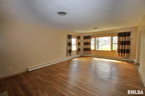 102 W Robinson, Goodfield, IL 61742 photo 18