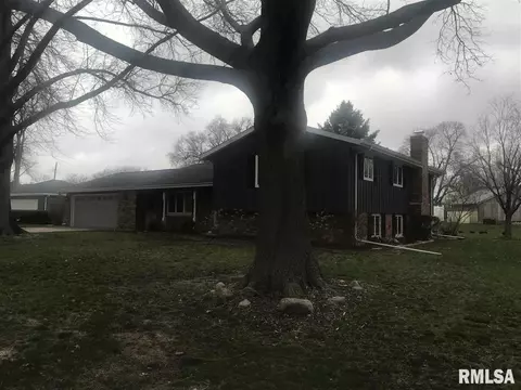621 E Harrison St, Morton, IL 61550 photo 2