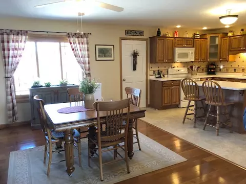 10398 E Cameron Rd, Cuba, IL 61427 photo 9
