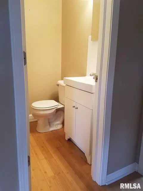 227 Jana Rd, Macomb, IL 61455 photo 8