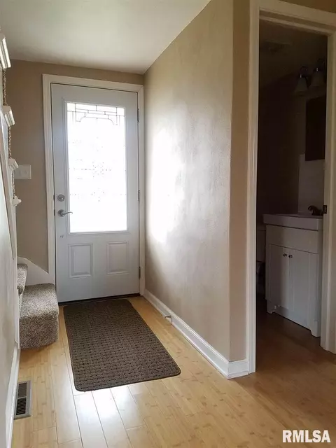 227 Jana Rd, Macomb, IL 61455 photo 2