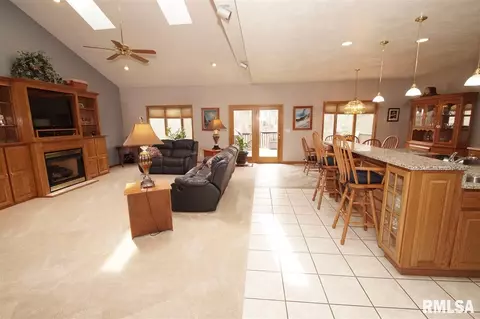 230 W Hillbrook Ct, Dunlap, IL 61525 photo 6