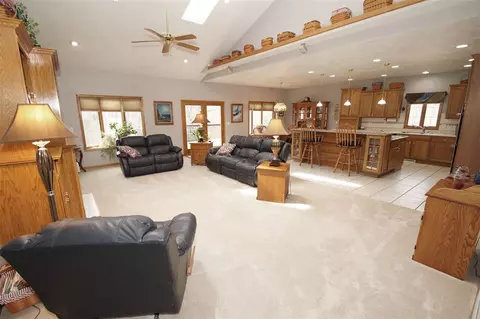 230 W Hillbrook Ct, Dunlap, IL 61525 photo 2